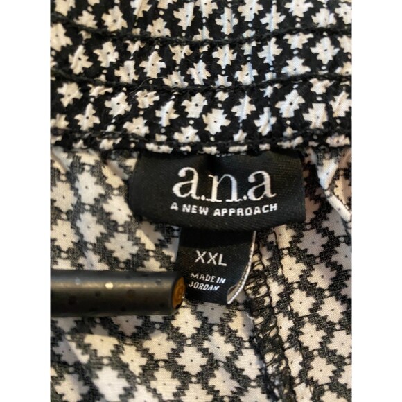a.n.a. Womens Plus Sz XXL  Black & White Tiny Flowers Shorts Drawstring Waist - Picture 6 of 9